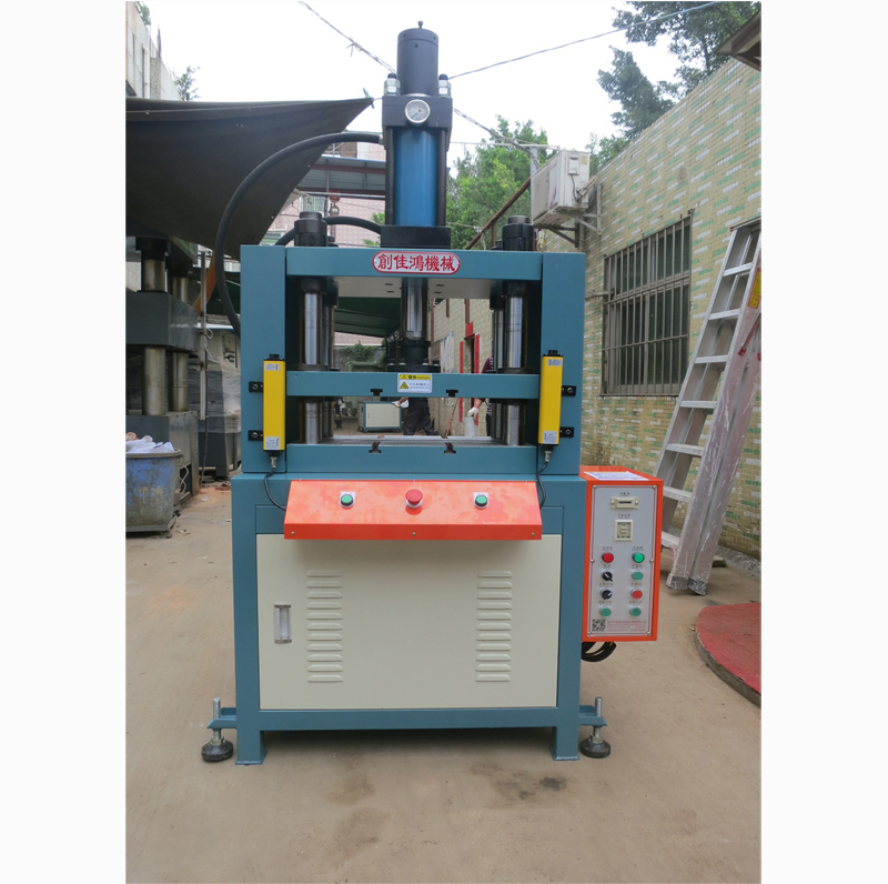 四柱三板油壓機(jī)